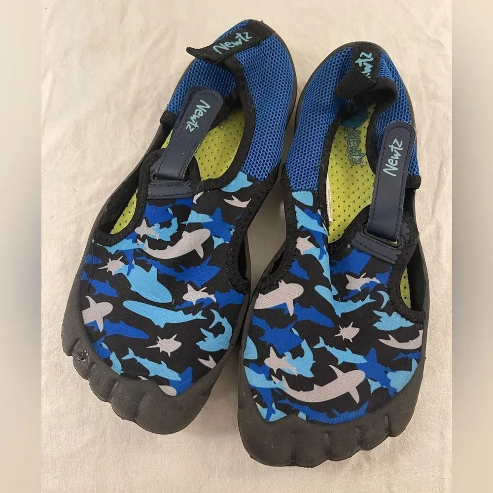Newtz Boys Water Shoes‎ Size 2-3